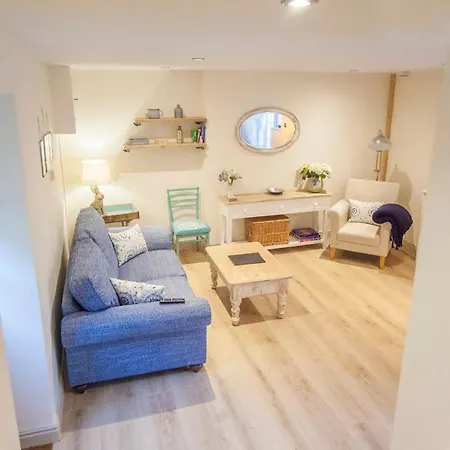 Stables Stylish Comfortable Peaceful Cottage With Parking And Outdoor Space Holt  Exterior photo