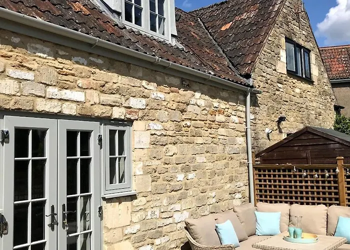 Stables Stylish Comfortable Peaceful Cottage With Parking And Outdoor Space