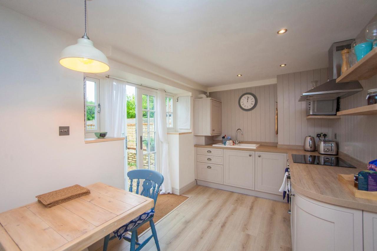 Stables Stylish Comfortable Peaceful With Parking And Outdoor Space Holiday home Holt (Wiltshire)