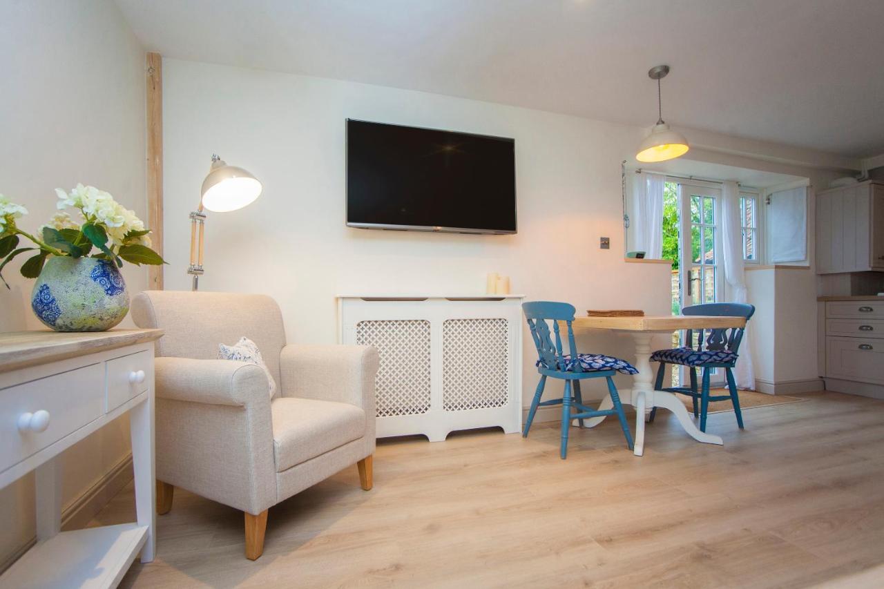 Stables Stylish Comfortable Peaceful With Parking And Outdoor Space Holt (Wiltshire)